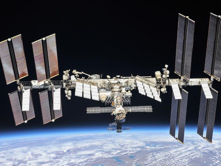 Die Internationale Raumstation ISS, aufgenommen im Oktober 2018 über der Erde.