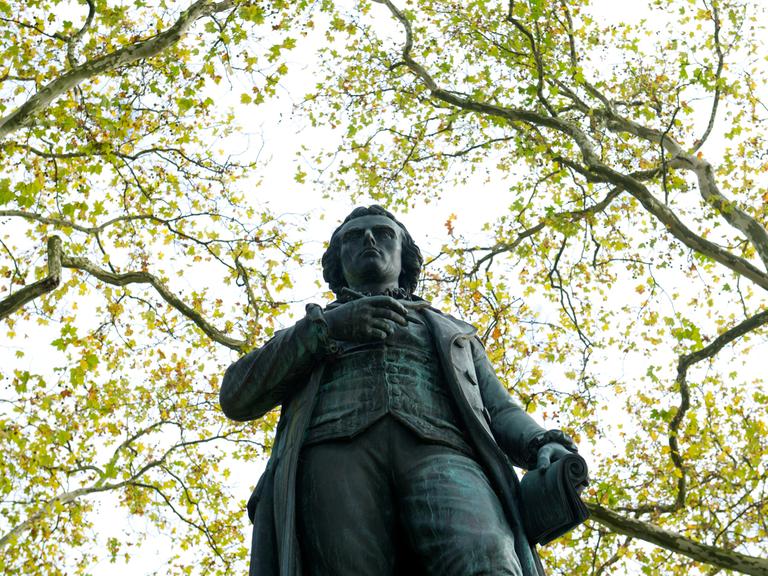Denkmal des Dichters und Historikers Friedrich Schiller in Marbach 