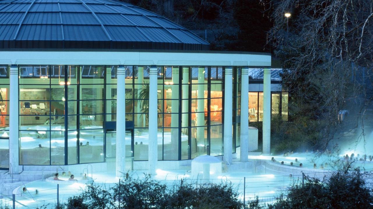 Außenaufnahme der Caracalla-Therme in Baden-Baden Außenaufnahme der Caracalla-Therme in Baden-Baden