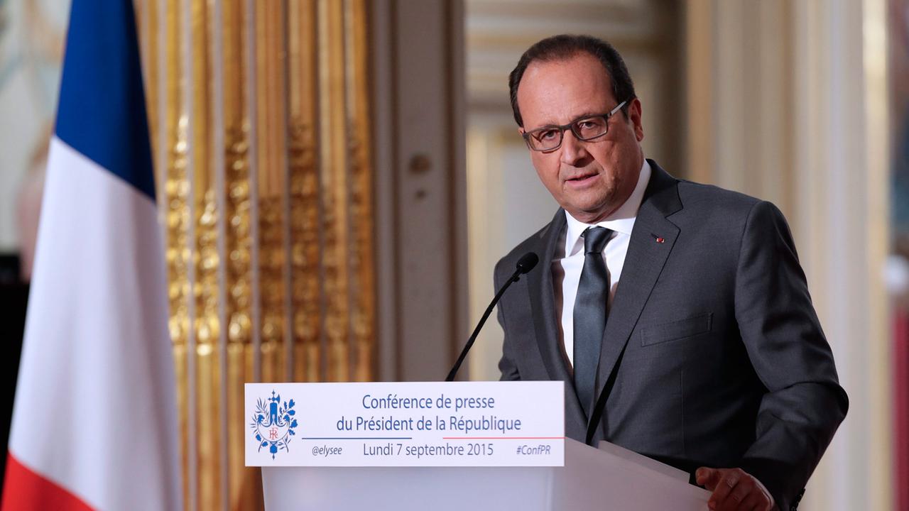 Frankreichs Präsident François Hollande bei seiner Pressekonferenz am 7. September 2015 in Paris Frankreichs Präsident François Hollande bei seiner Pressekonferenz am 7. September 2015 in Paris