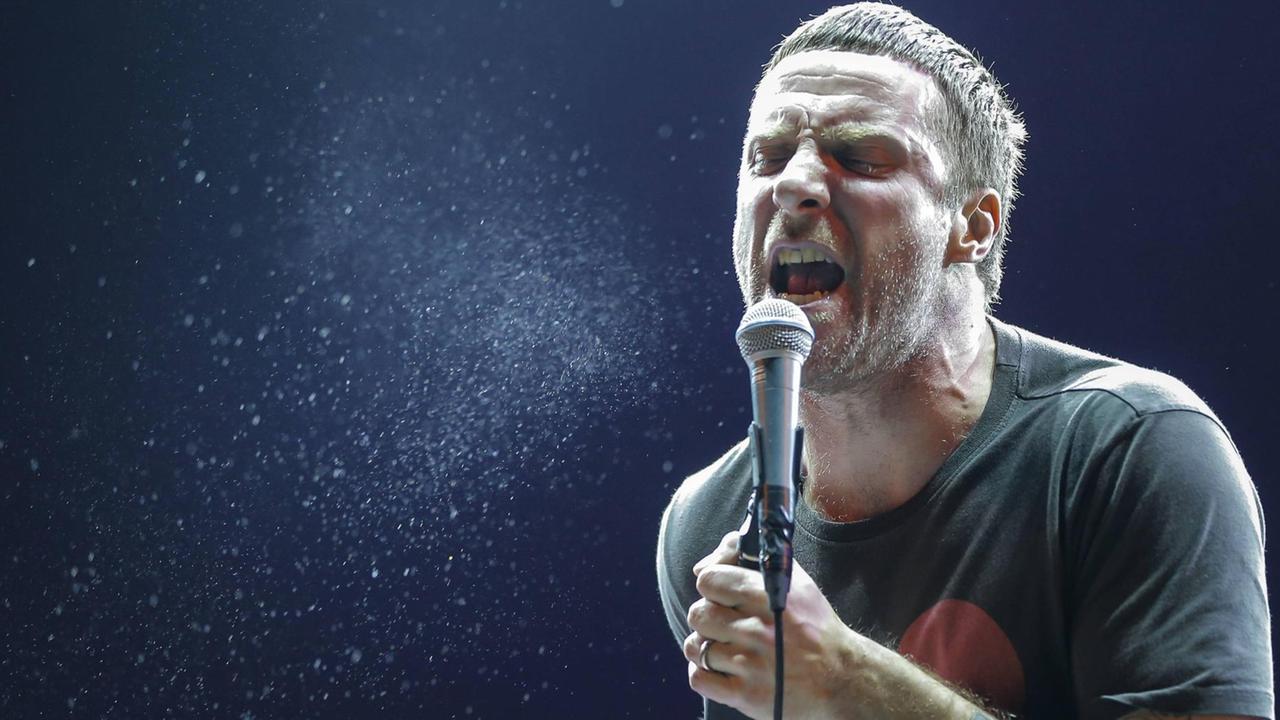 Jason Williamson von den Sleaford Mods beim Paredes de Coura Festival 2016 Jason Williamson von den Sleaford Mods beim Paredes de Coura Festival 2016