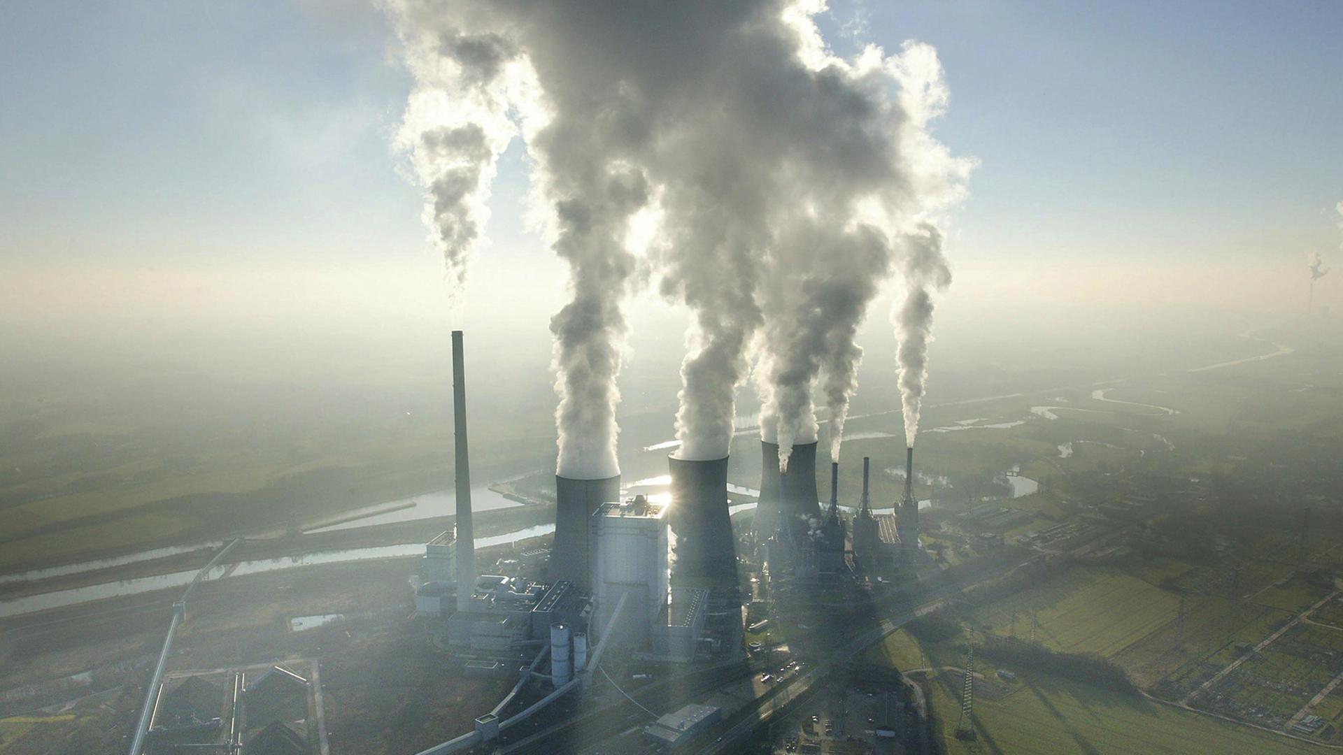 Ein Kohlekraftwerk im Ruhrgebiet. Ein Kohlekraftwerk im Ruhrgebiet.
