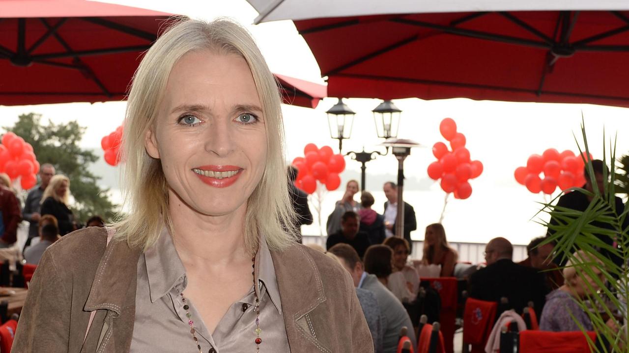 Drehbuchautorin Annette Hess bei einem Sommerfest in Berlin Drehbuchautorin Annette Hess bei einem Sommerfest in Berlin