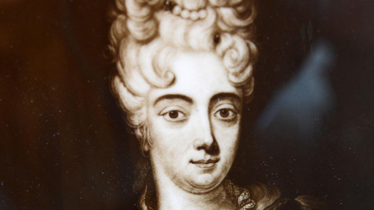 Zeitgenössischer Kupferstich der Gräfin Anna Constantia von Cosel (1680-1765), aufgenommen auf der Burg Stolpen Zeitgenössischer Kupferstich der Gräfin Anna Constantia von Cosel (1680-1765), aufgenommen auf der Burg Stolpen