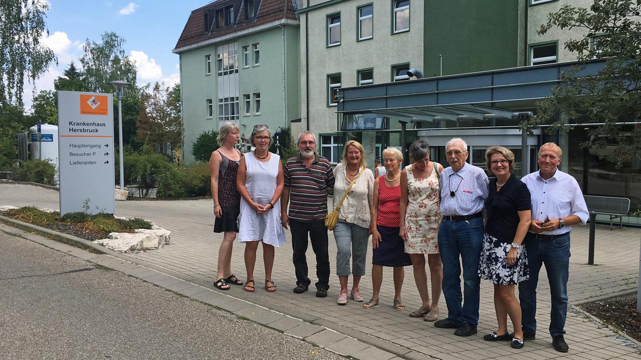 Kämpfen um ihr Krankenhaus: die Apothekerin Nelli Freier-Kurt (2.v.r.) und andere Bürger aus Hersbruck Kämpfen um ihr Krankenhaus: die Apothekerin Nelli Freier-Kurt (2.v.r.) und andere Bürger aus Hersbruck
