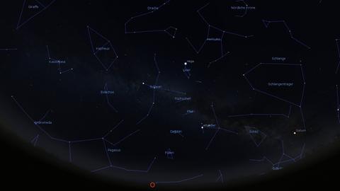 Das Sternbild Leier, aus denen die Lyriden-Sternschnuppen zu kommen scheinen, steht in den frühen Morgenstunden hoch am Osthimmel.