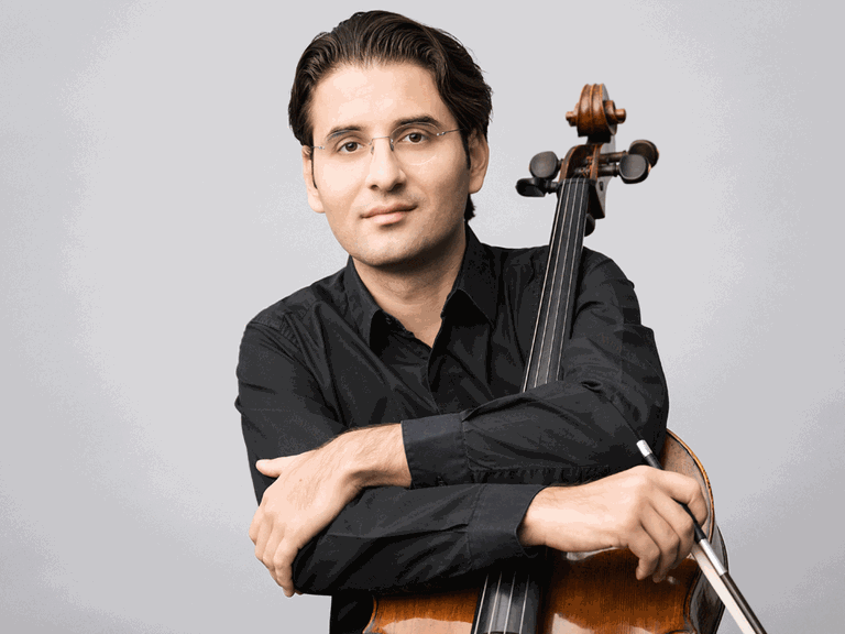 Der 1. Solo-Cellist des Deutschen Symphonie-Orchesters Berlin, Valentin Radutiu