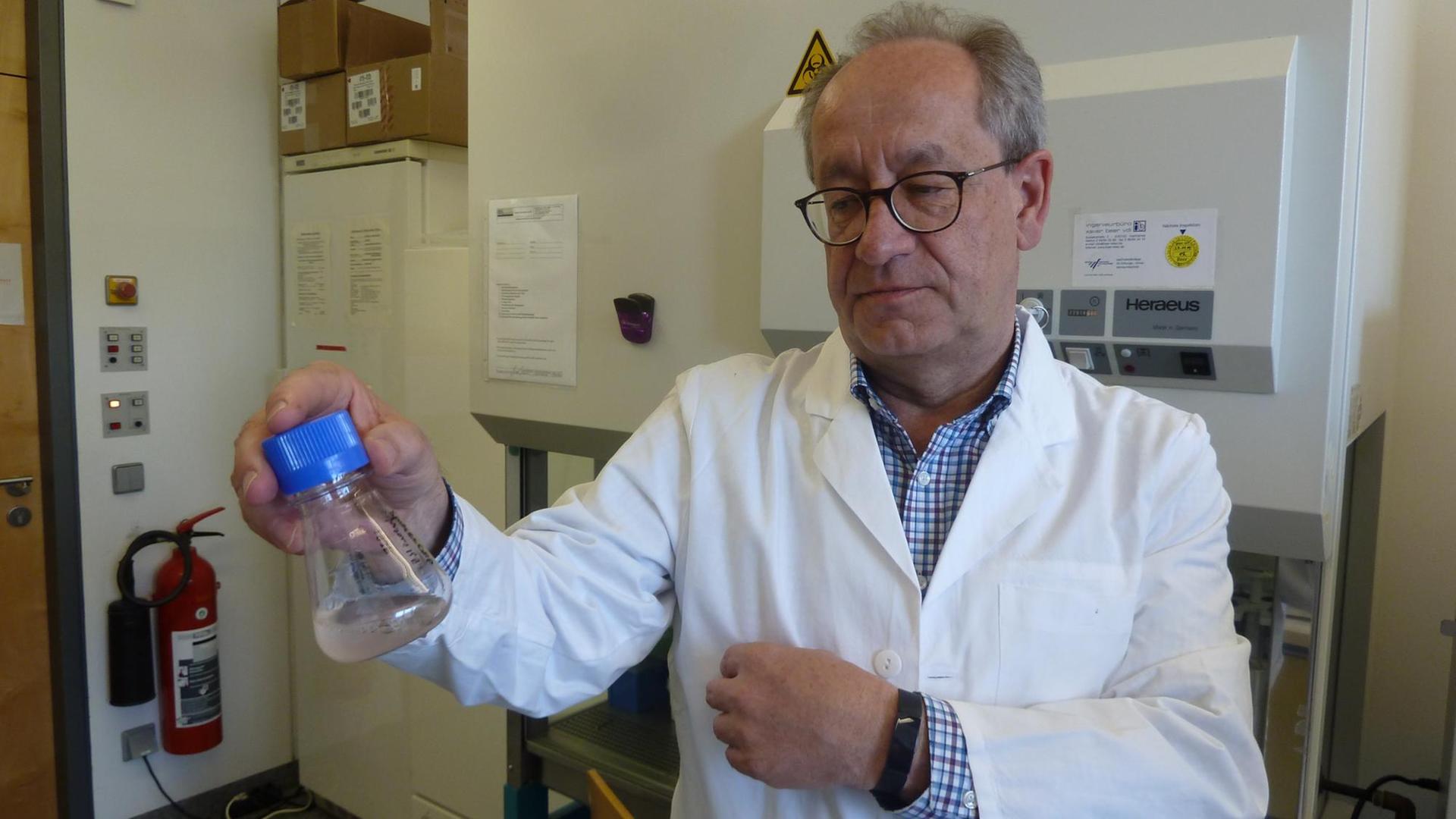 Der Immunologe Thomas Winkler in einem Labor an der Uniklinik Erlangen. Der Immunologe Thomas Winkler in einem Labor an der Uniklinik Erlangen.