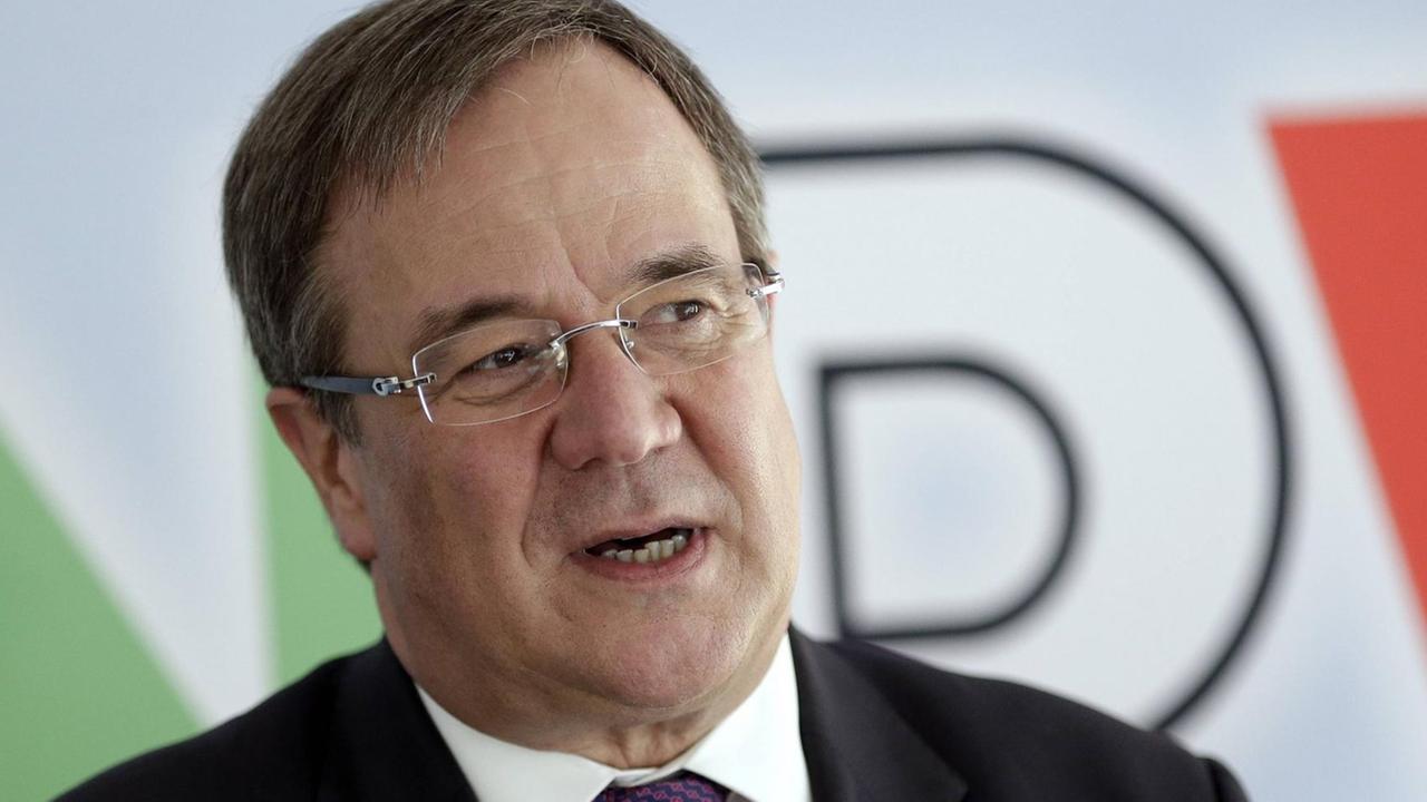 Auch Armin Laschet (CDU), Ministerpräsident Nordrhein-Westfalens, hat sich für eine Teamlösung ausgesprochen Auch Armin Laschet (CDU), Ministerpräsident Nordrhein-Westfalens, hat sich für eine Teamlösung ausgesprochen