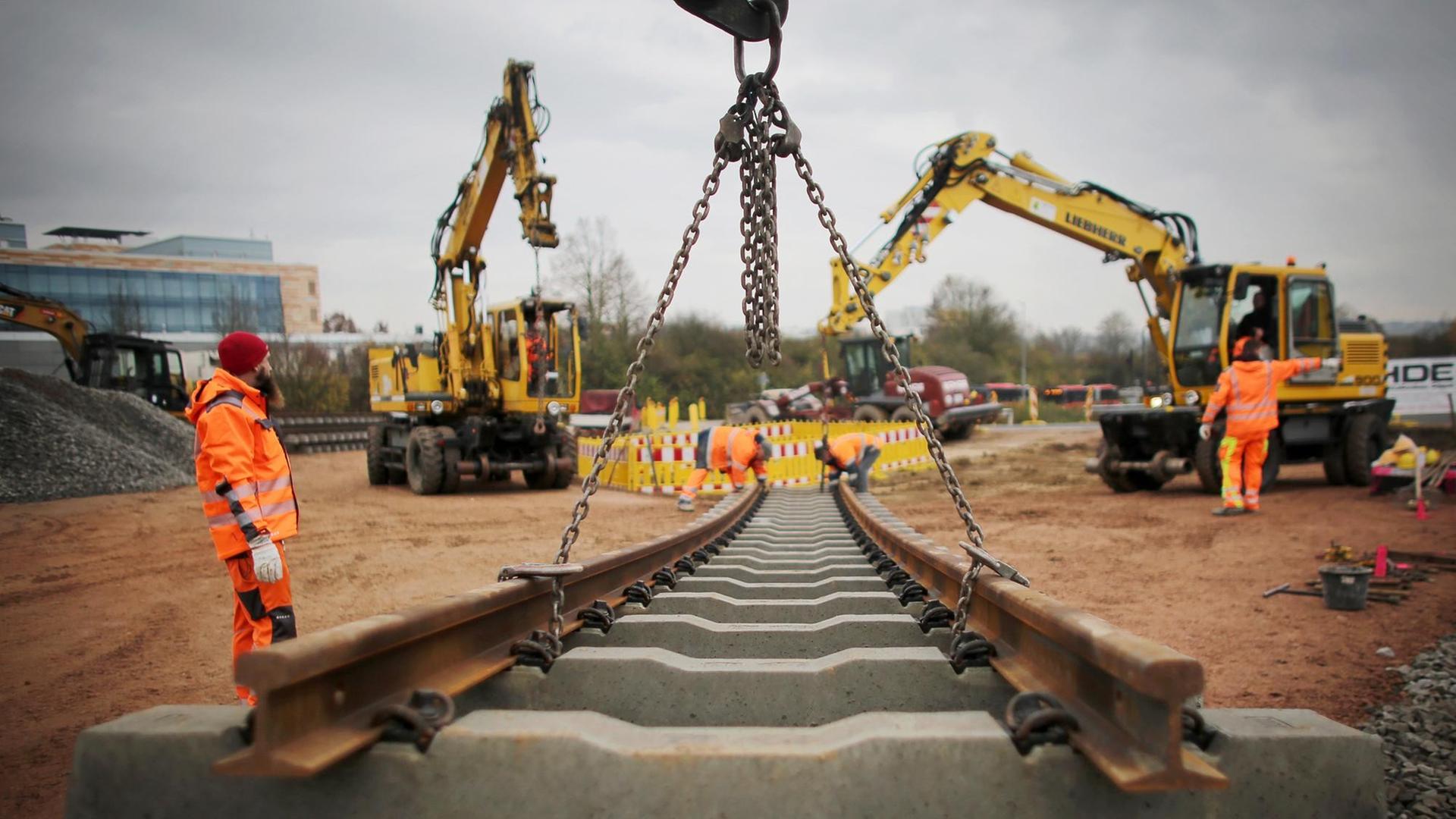 Deutsche Bahn - Bundesregierung schätzt Kosten für Modernisierung des Schienennetzes auf fast 90 Milliarden Euro