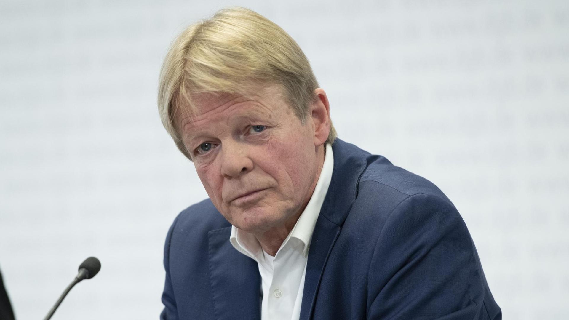 DGB-Bundesvorsitzender Reiner Hoffmann spricht bei der Jahresauftakt-Pressekonferenz des Deutschen Gewerkschaftsbundes. DGB-Bundesvorsitzender Reiner Hoffmann spricht bei der Jahresauftakt-Pressekonferenz des Deutschen Gewerkschaftsbundes.