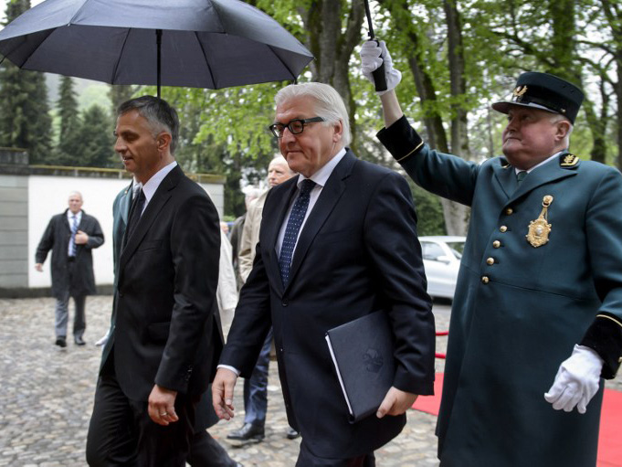 Bundesaußenminister Steinmeier am 02.05.2014 in Bern mit OSZE-Chef Didier Burkhalter Bundesaußenminister Steinmeier am 02.05.2014 in Bern mit OSZE-Chef Didier Burkhalter