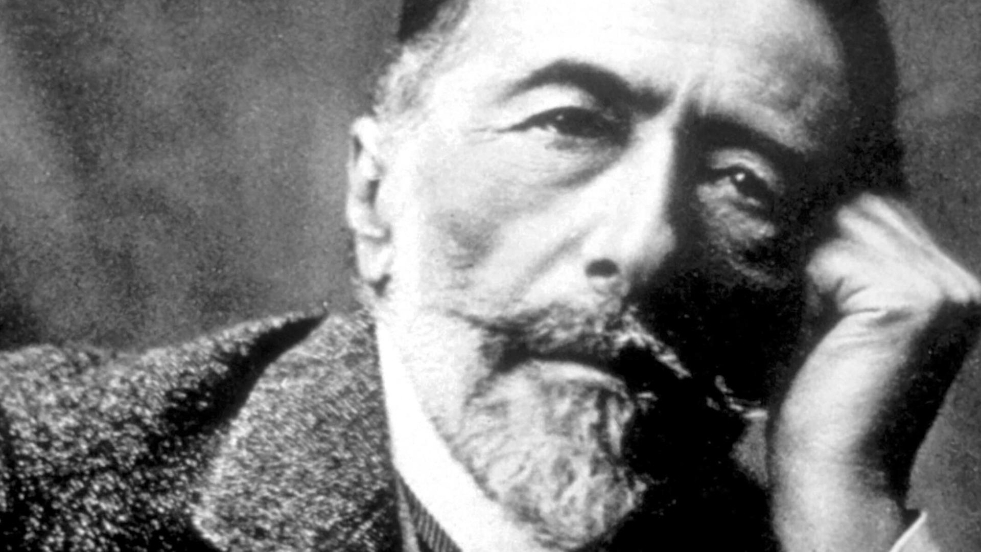 Der Schriftsteller Joseph Conrad, aufgenommen im Dezember 1915 Der Schriftsteller Joseph Conrad, aufgenommen im Dezember 1915