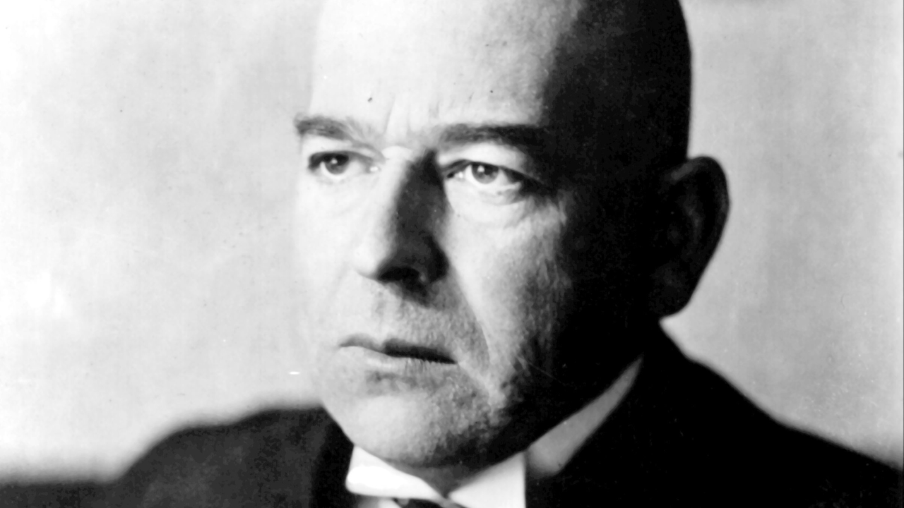 Der Kultur- und Geschichtsphilosoph Oswald Spengler in einer zeitgenössischen Aufnahme. Er wurde am 29. Mai 1880 in Blankenburg geboren und ist am 8. Mai 1936 in München gestorben. Der Kultur- und Geschichtsphilosoph Oswald Spengler in einer zeitgenössischen Aufnahme. Er wurde am 29. Mai 1880 in Blankenburg geboren und ist am 8. Mai 1936 in München gestorben.