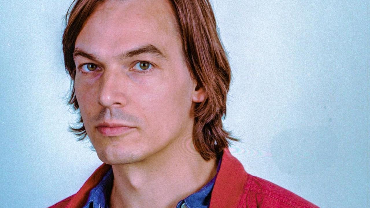 Moritz Krämer schaut etwas skeptisch in die Kamera Moritz Krämer schaut etwas skeptisch in die Kamera