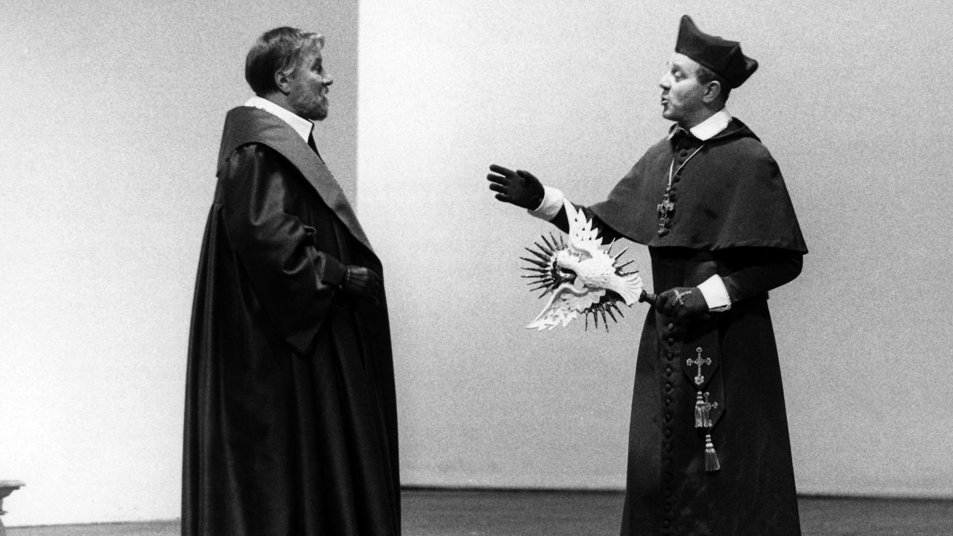 Das Schauspiel "Das Leben des Galilei" 1965 bei den Berliner Festwochen Das Schauspiel "Das Leben des Galilei" 1965 bei den Berliner Festwochen