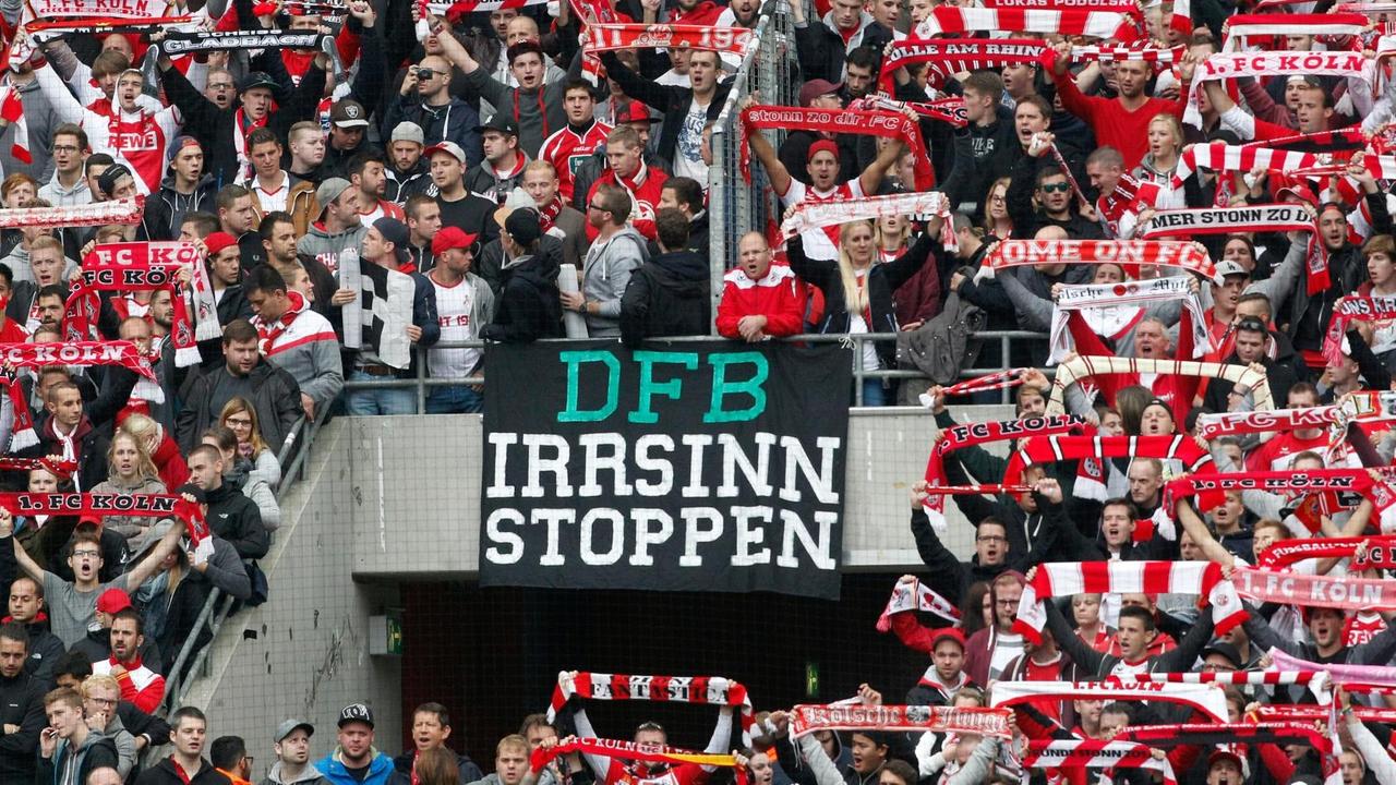 Volle Fußballstadien als Pandemietreiber? Volle Fußballstadien als Pandemietreiber?