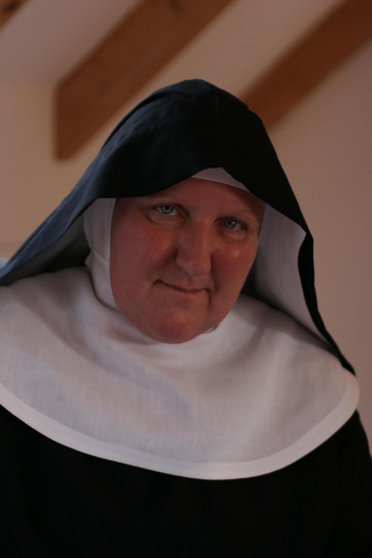 Schwester Philippa Rath aus dem Kloster Rüdesheim Schwester Philippa Rath aus dem Kloster Rüdesheim