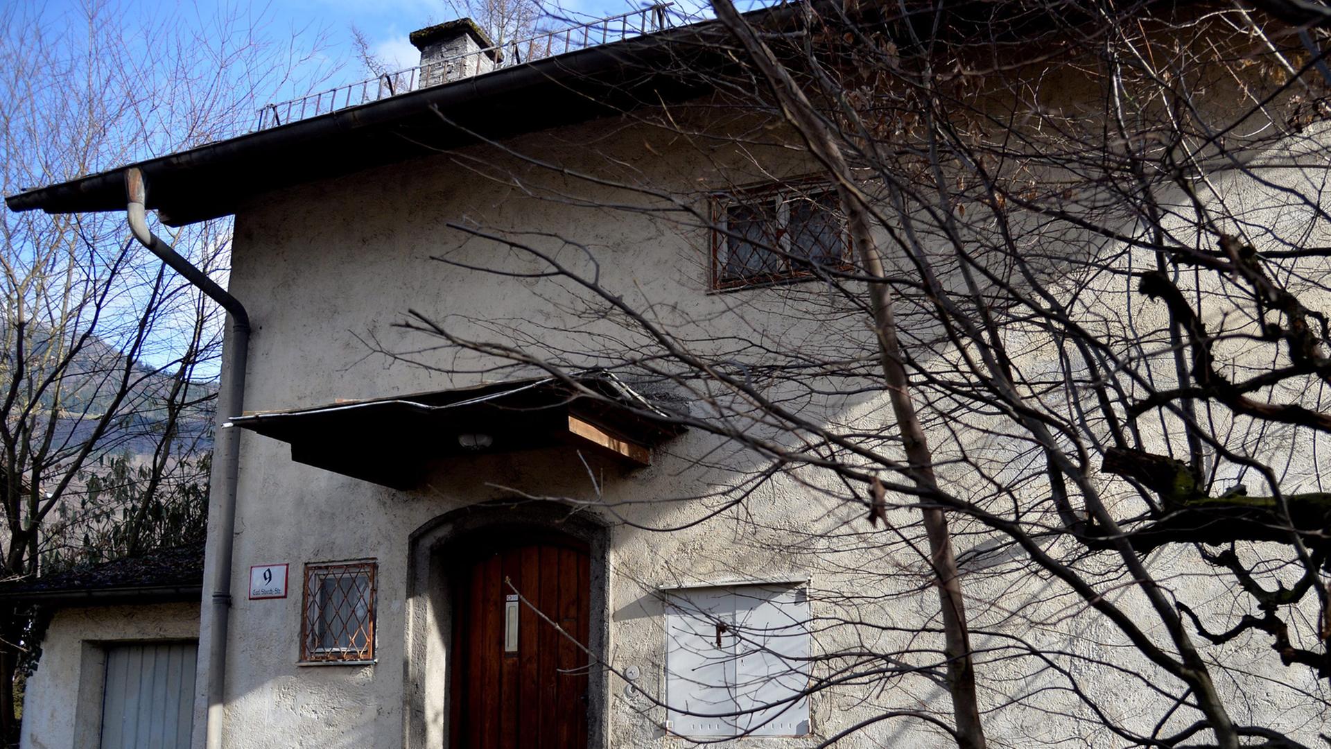 Das Haus des Kunstsammlers Cornelius Gurlitt in Salzburg, wo jetzt weitere Bilder entdeckt wurden. Das Haus des Kunstsammlers Cornelius Gurlitt in Salzburg, wo jetzt weitere Bilder entdeckt wurden.