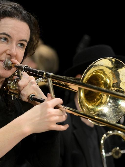 Shannon Barnett - Seit dem Frühjahr 2014 spielt sie als 2. Posaunistin in der WDR Big Band Köln.