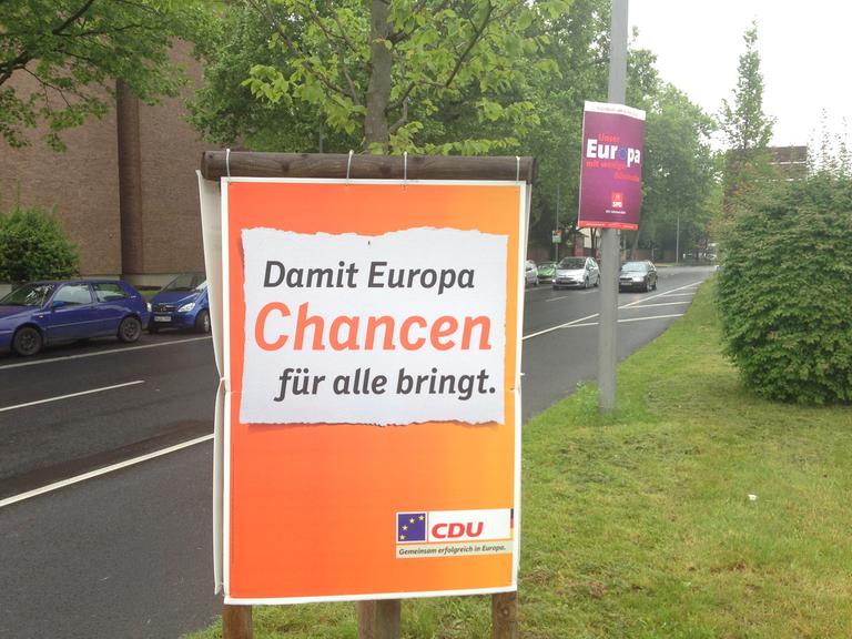 Wahlplakate zur Europawahl von CDU und SPD in Köln.