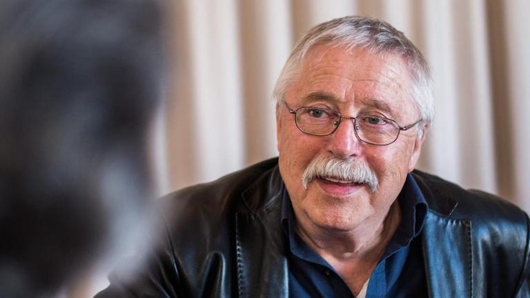 Der Liedermacher und Schriftsteller Wolf Biermann in einem Interview Der Liedermacher und Schriftsteller Wolf Biermann in einem Interview
