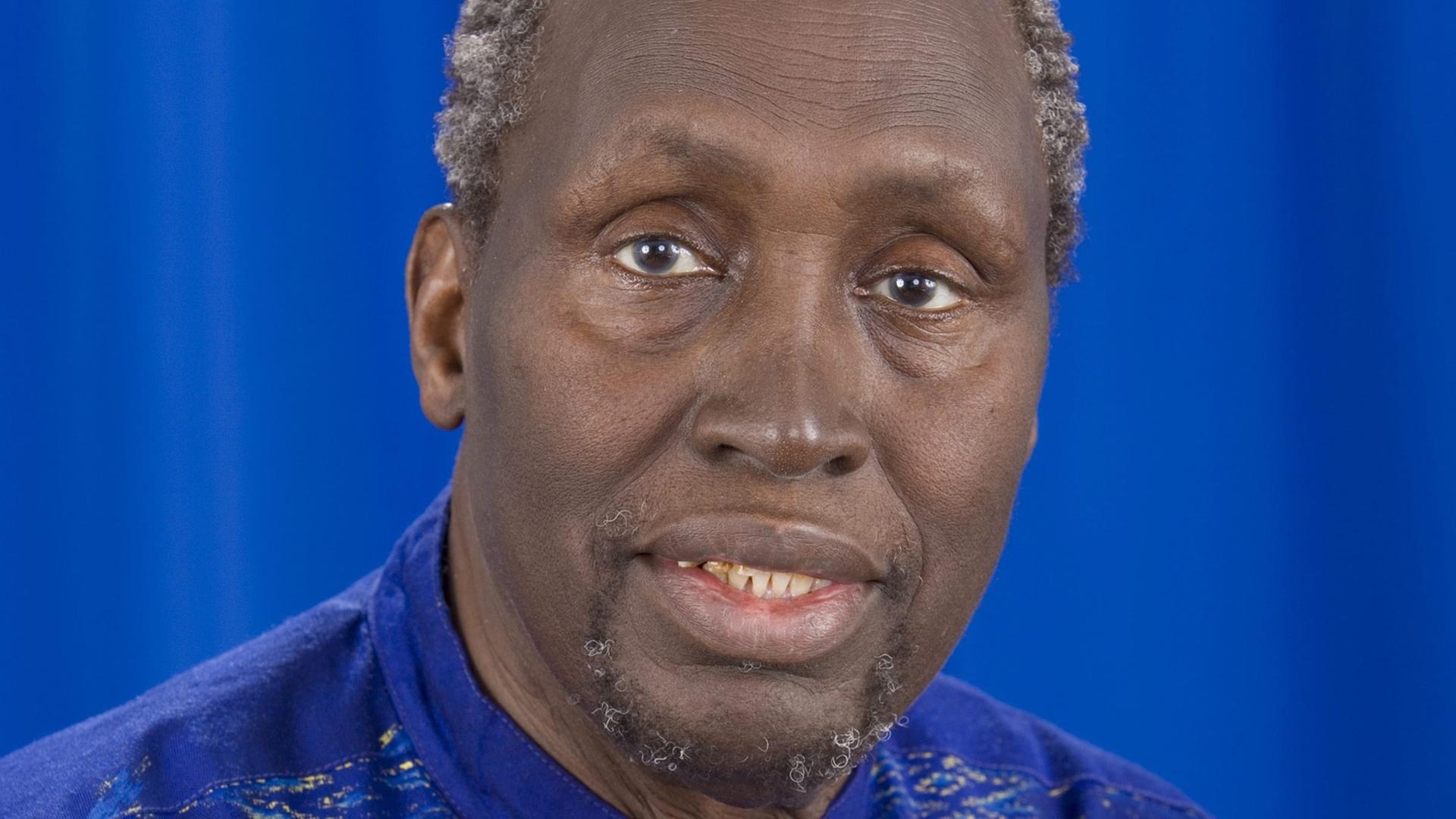 Der kenianische Schriftsteller Ngugi Wa Thiong'o University Of California/ho Der kenianische Schriftsteller Ngugi Wa Thiong'o University Of California/ho