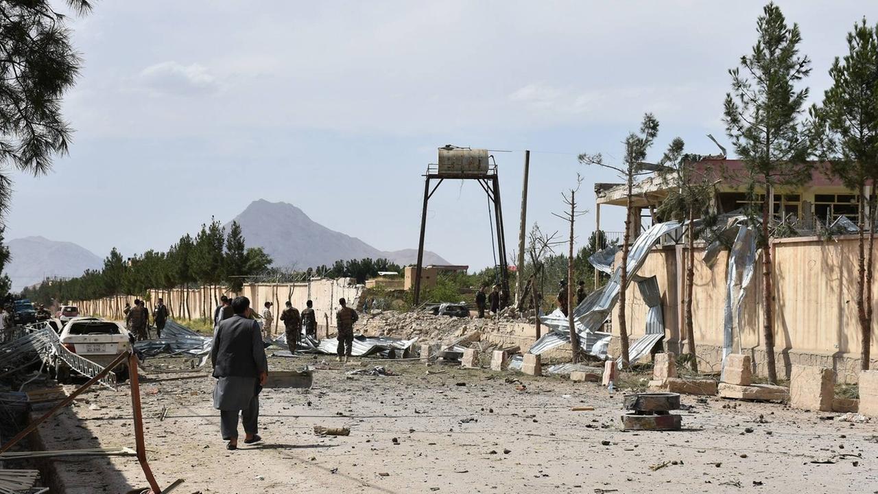 Ein Gebäude wurde bei einem Anschlag der Taliban in die Luft gesprengt Ein Gebäude wurde bei einem Anschlag der Taliban in die Luft gesprengt