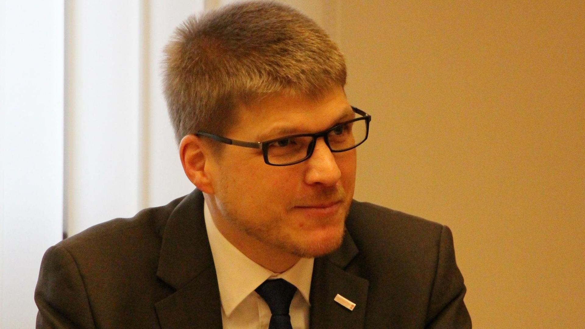 Bernhard Sven Anuth ist Professor für katholischen Kirchenrecht an der Universität Tübingen. Bernhard Sven Anuth ist Professor für katholischen Kirchenrecht an der Universität Tübingen.