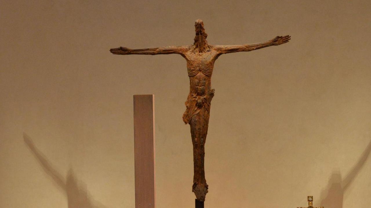 Jesus am Kreuz in einer katholischen Kirche in Hildesheim (11. März 2017). Jesus am Kreuz in einer katholischen Kirche in Hildesheim (11. März 2017).