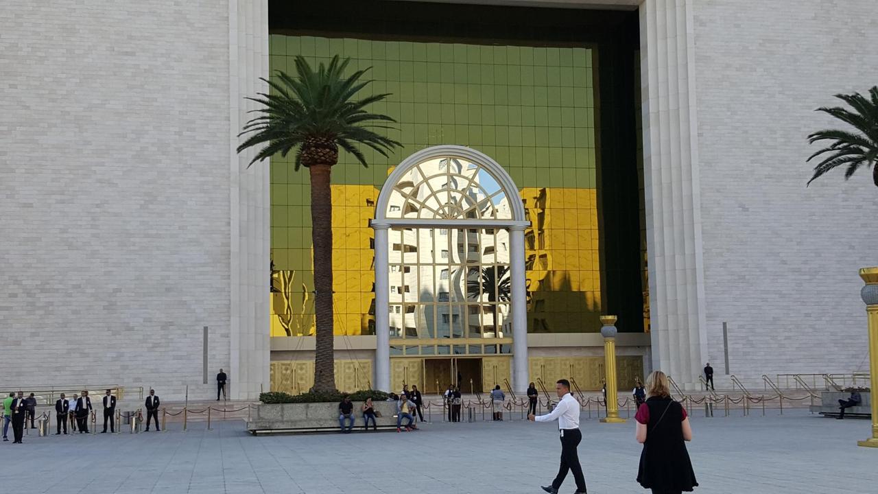 Gigantisches Kirchenportal Gigantisches Kirchenportal