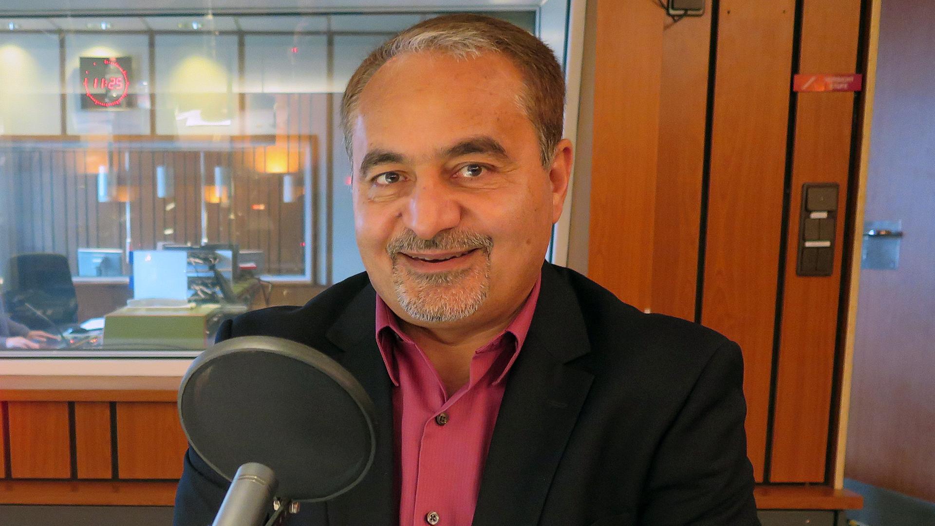 Iranischer Diplomat und Politikwissenschaftler: Hossein Mousavian. Iranischer Diplomat und Politikwissenschaftler: Hossein Mousavian.