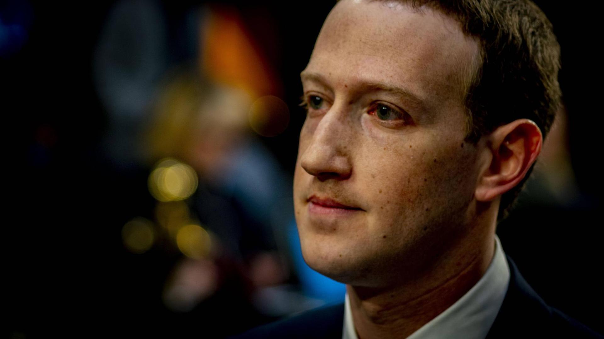 Ein Porträt von Mark Zuckerberg. Ein Porträt von Mark Zuckerberg.