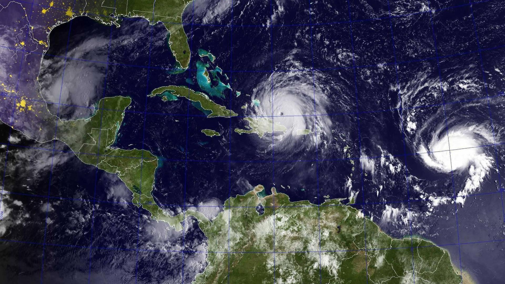Das Satellitenbild zeigt drei Hurrikans: "Irma" in der Mitte, "Jose" rechts und "Katia" links, aufgenommen am 7. September 2017. Das Satellitenbild zeigt drei Hurrikans: "Irma" in der Mitte, "Jose" rechts und "Katia" links, aufgenommen am 7. September 2017.