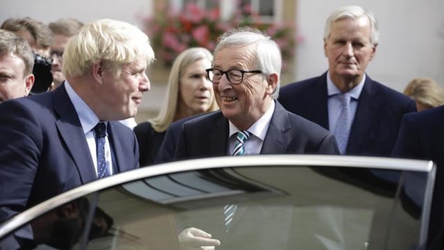 Der britische Premier Johnson trifft EU-Kommissionspräsident Juncker in Luxemburg.