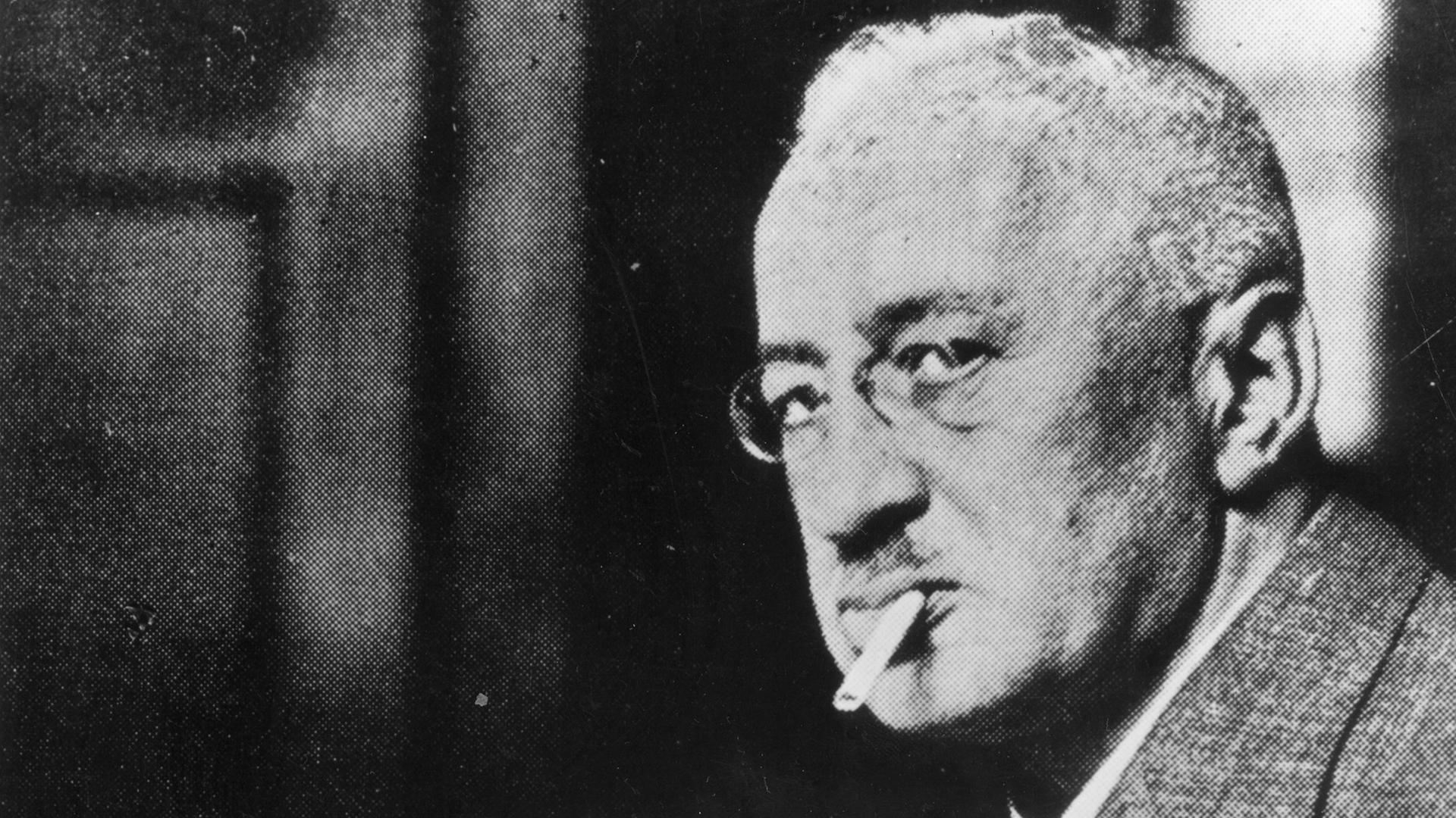Eine Porträtaufnahme von dem Berliner Publizisten, Schrifsteller und Kritiker Theodor Wolff Eine Porträtaufnahme von dem Berliner Publizisten, Schrifsteller und Kritiker Theodor Wolff