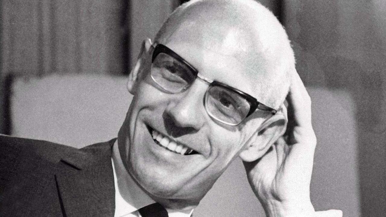 Der französische Philosoph und Schriftsteller Michel Foucault Der französische Philosoph und Schriftsteller Michel Foucault