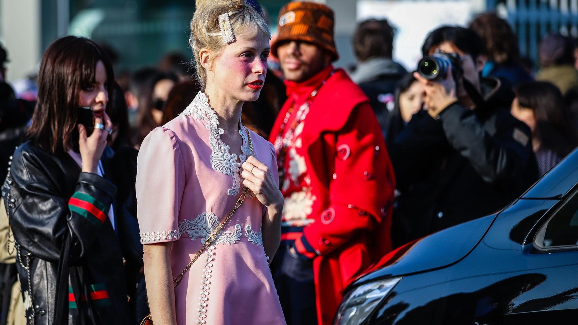 Model Petite Meller während der Mailander Fashion-Week 2019. Model Petite Meller während der Mailander Fashion-Week 2019.