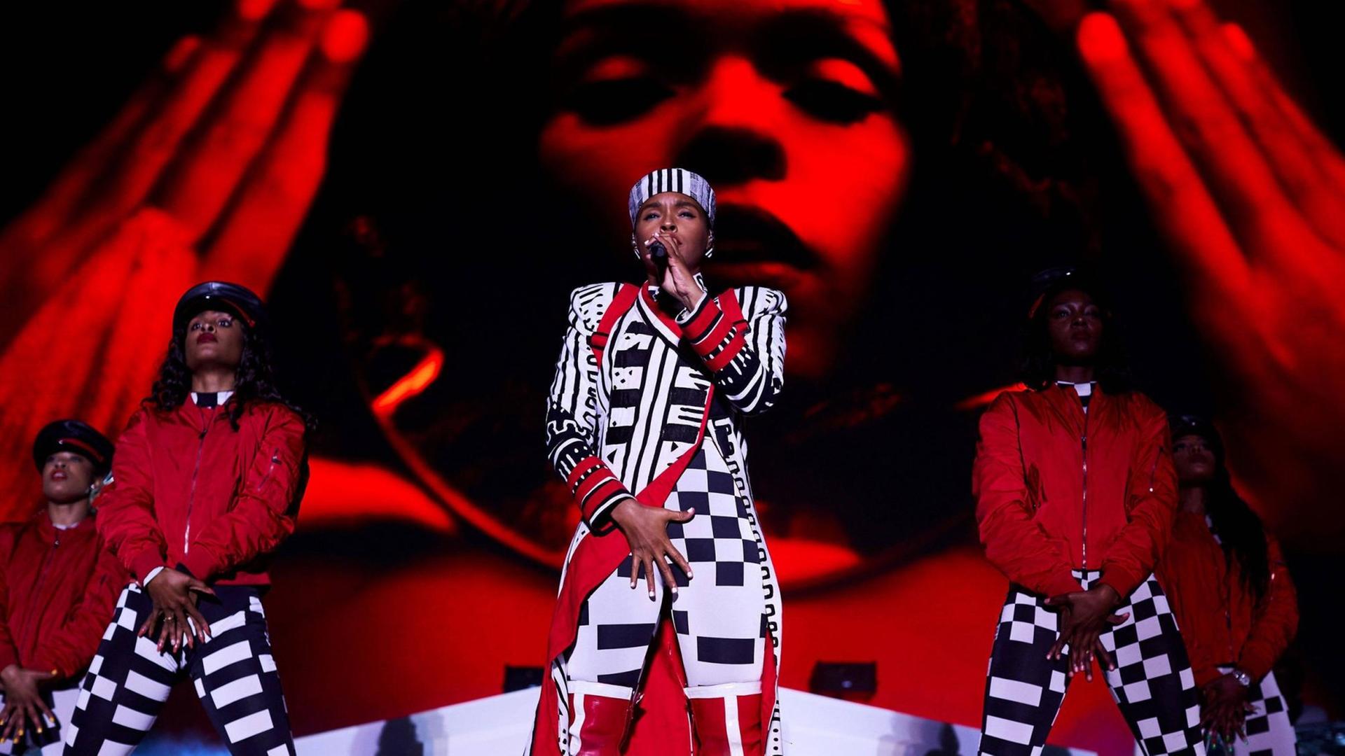 US-Sängerin Janelle Monáe auf dem Primavera Sound Festival am 31. Mai 2019. US-Sängerin Janelle Monáe auf dem Primavera Sound Festival am 31. Mai 2019.