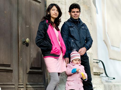Eine afghanische Familie, die in Bayern auf ein Asylverfahren wartet.