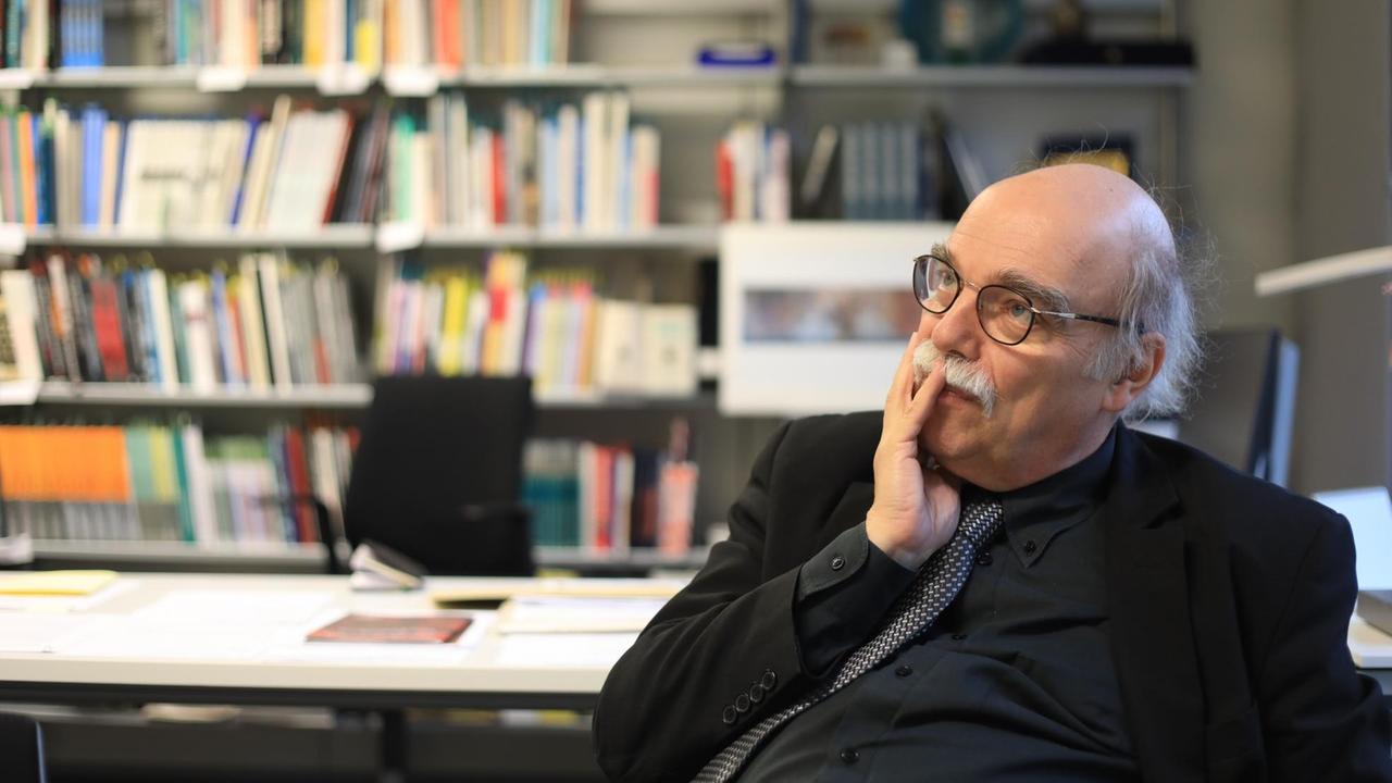 Porträt von Andreas Nachama, Historiker und Direktor der Stiftung "Topographie des Terrors". Porträt von Andreas Nachama, Historiker und Direktor der Stiftung "Topographie des Terrors".