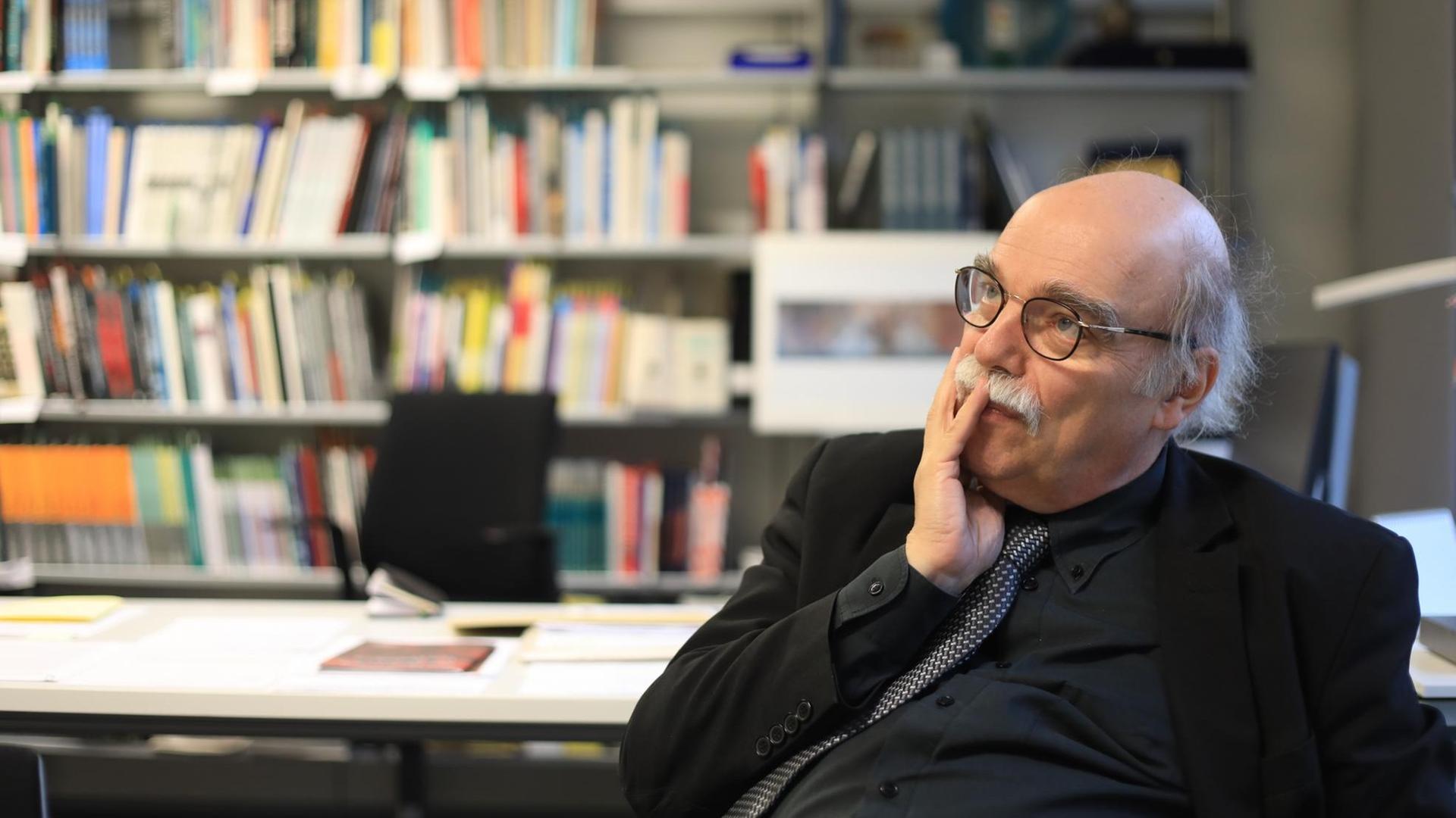 Porträt von Andreas Nachama, Historiker und Direktor der Stiftung "Topographie des Terrors". Porträt von Andreas Nachama, Historiker und Direktor der Stiftung "Topographie des Terrors".
