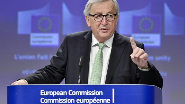 EU-Kommissionspräsident Juncker steht an einem Rednerpult und zieht eine Bilanz seiner Amtszeit.