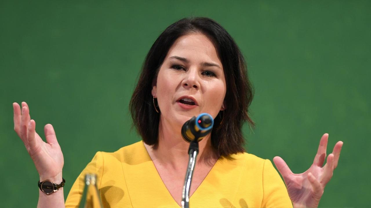Annalena Baerbock, Vorsitzende der Grünen spricht beim Politischen Aschermittwoch von Bündnis90/Die Grünen. Annalena Baerbock, Vorsitzende der Grünen spricht beim Politischen Aschermittwoch von Bündnis90/Die Grünen.