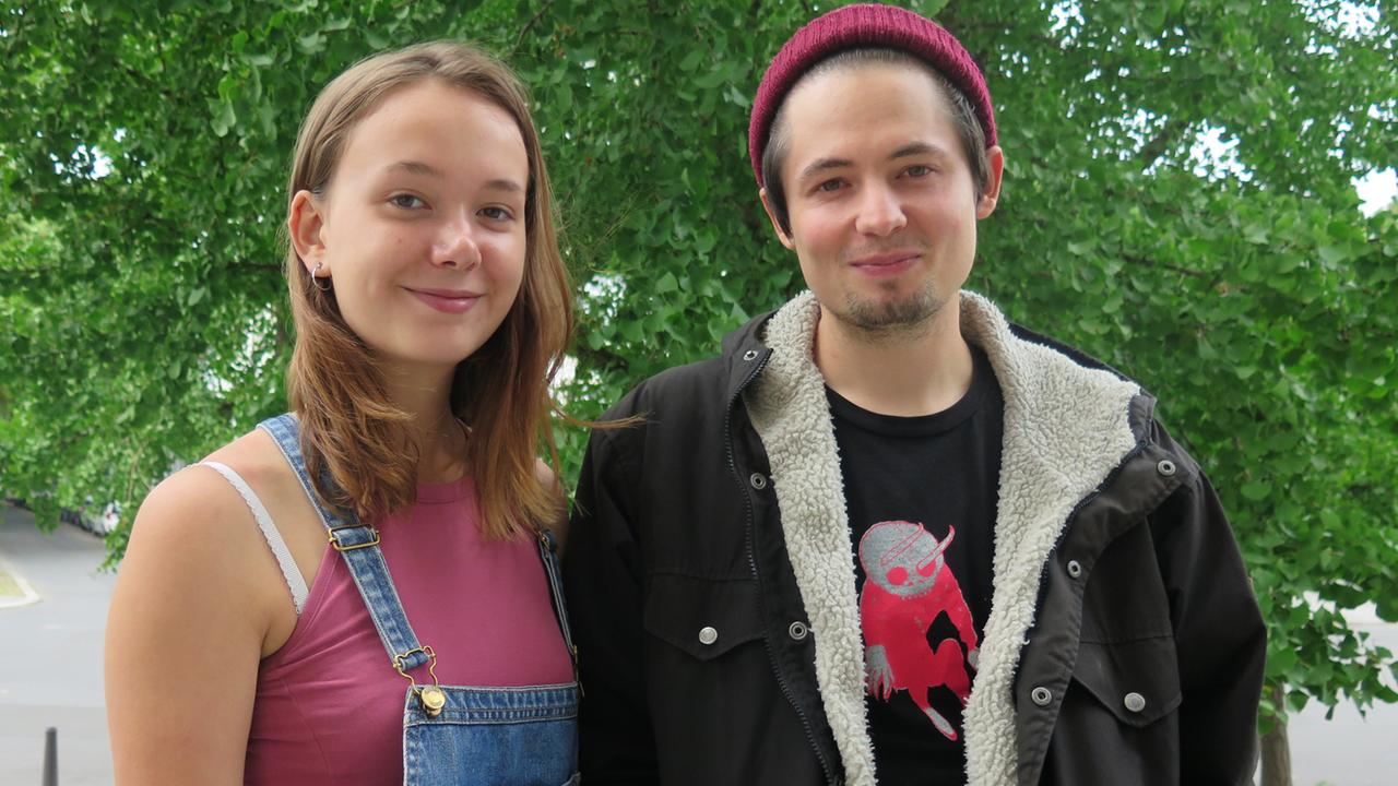 Emma Dawkins und Gabriel Häuser von der Band Kafka Tamura beim Besuch im Funkhaus vom Deutschlandradio Kultur in Berlin Emma Dawkins und Gabriel Häuser von der Band Kafka Tamura beim Besuch im Funkhaus vom Deutschlandradio Kultur in Berlin