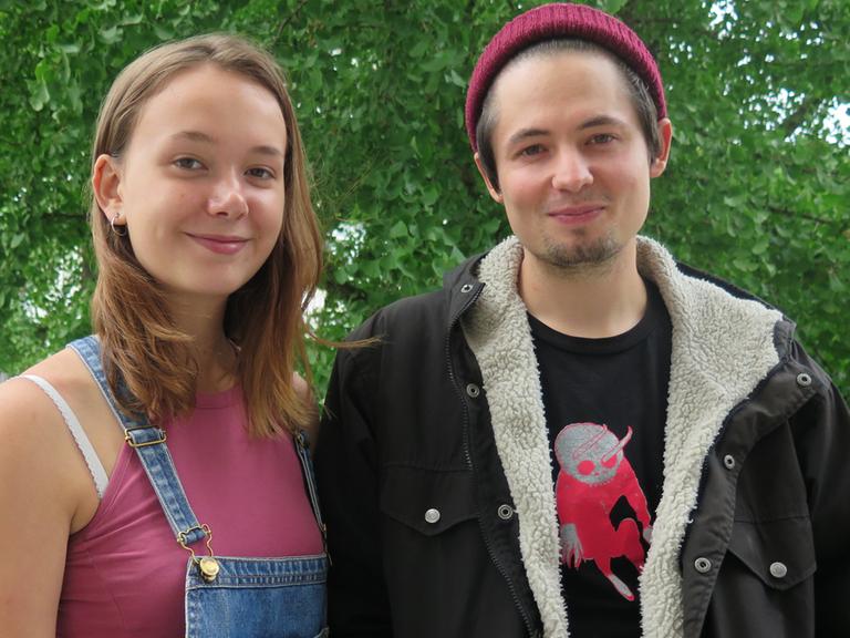 Emma Dawkins und Gabriel Häuser von der Band Kafka Tamura beim Besuch im Funkhaus vom Deutschlandradio Kultur in Berlin