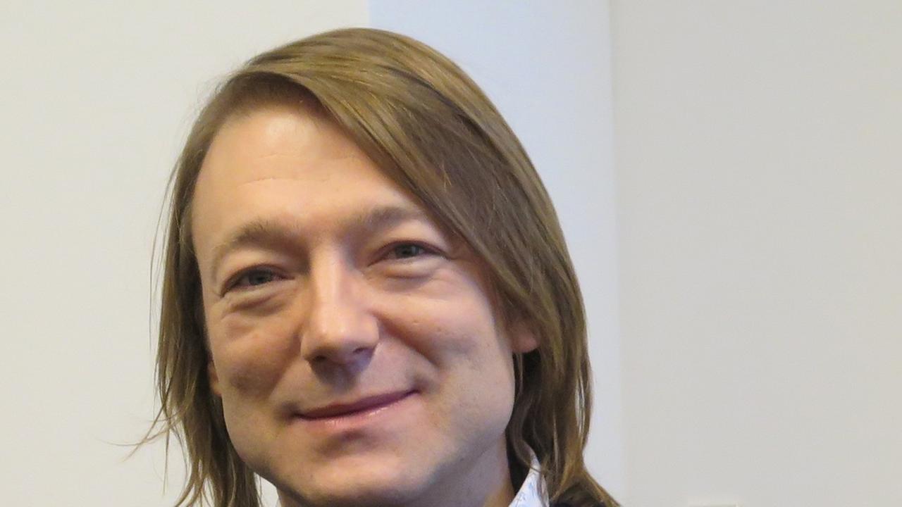 Jochen Distelmeyer, Sänger von Blumfeld, war zu Gast im Berliner Funkhaus. Jochen Distelmeyer, Sänger von Blumfeld, war zu Gast im Berliner Funkhaus.