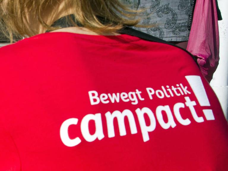 Das T-Shirt einer Campact-Aktivistin.