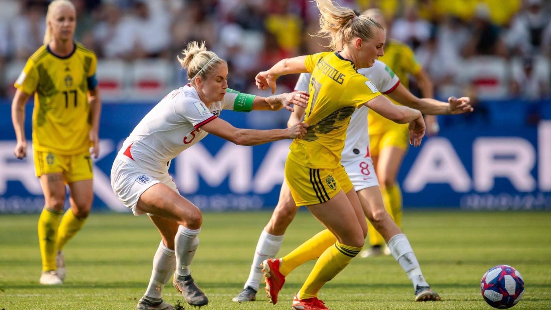 Eine Szene aus dem Spiel um den dritten Platz, England gegen Schweden