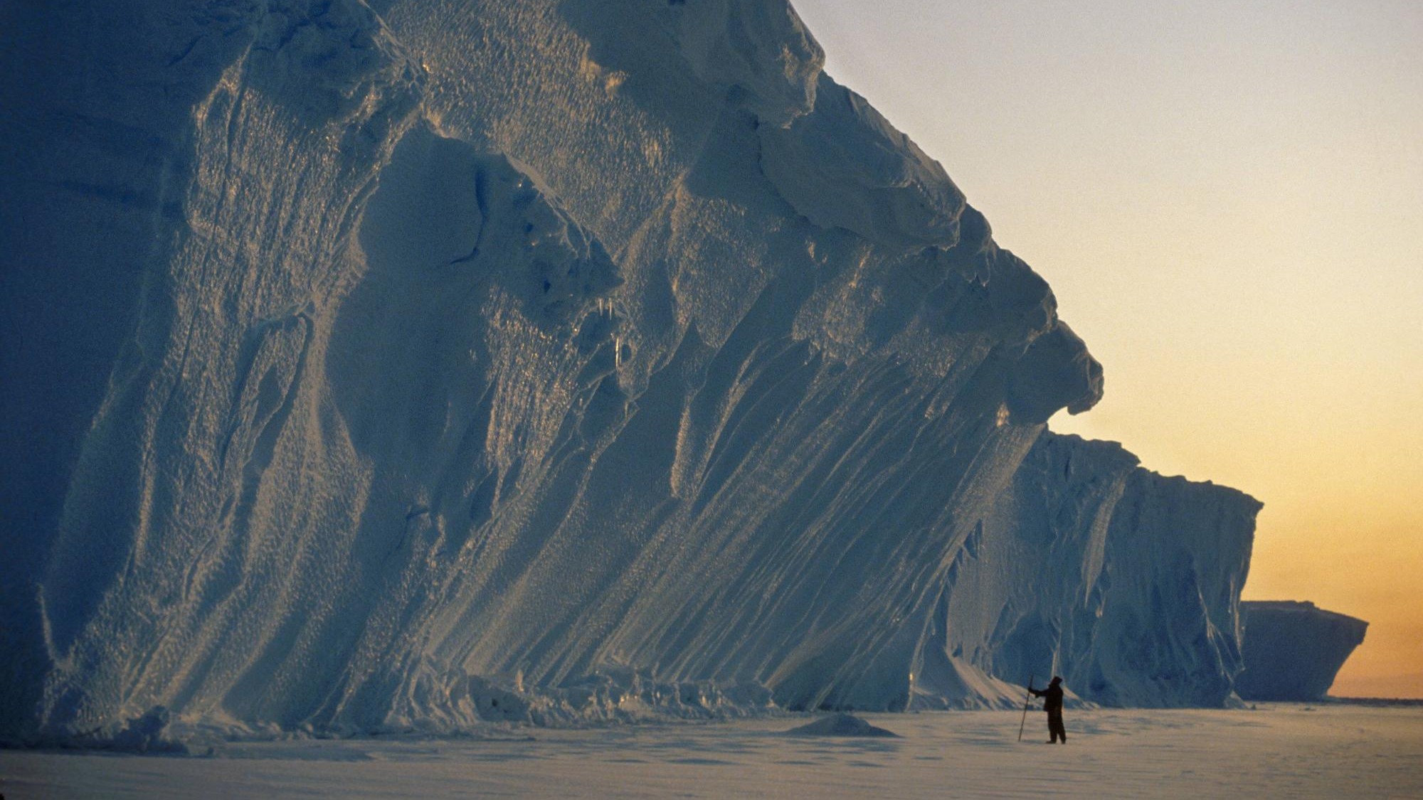 1.550 Quadratkilometer - Riesiger Eisberg löst sich in der Antarktis